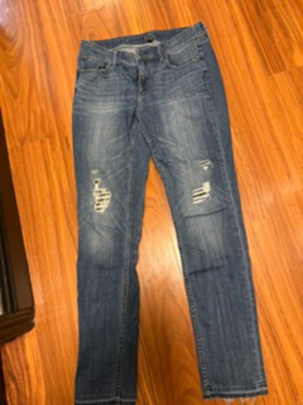 WHITE HOUSE BLACK MARKET JEANS
